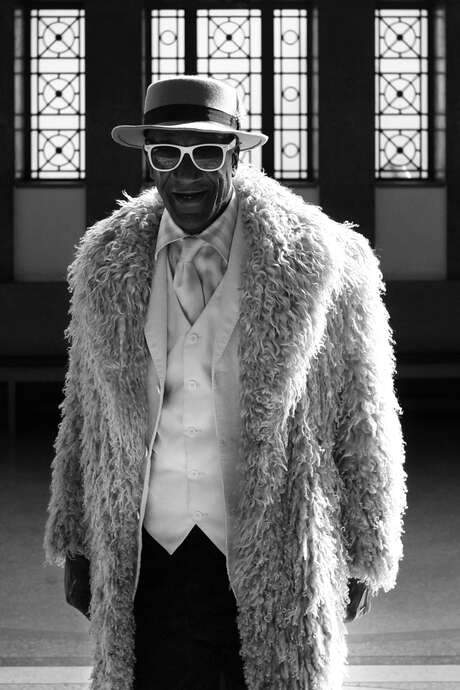 In the 1980s, Larry Woods was a flamboyant businessman who lived a life of extravagant wealth and self-indulgence, even appearing in tabloids. Unexpectedly, a chance meeting with a shopkeeper leads to a dramatic shift in his fortunes. Larry’s lifestyle transforms, and he embarks on a journey from a chauffeur-driven millionaire to an ambassador of goodwill, embracing a new path filled with cheer and purpose.